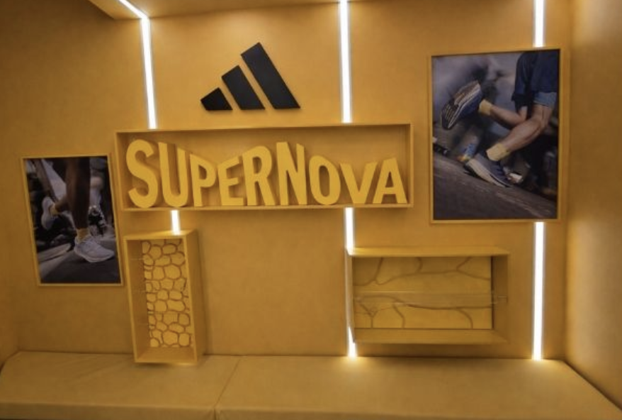 ADIDAS — Shop-in-Shop uygulaması,