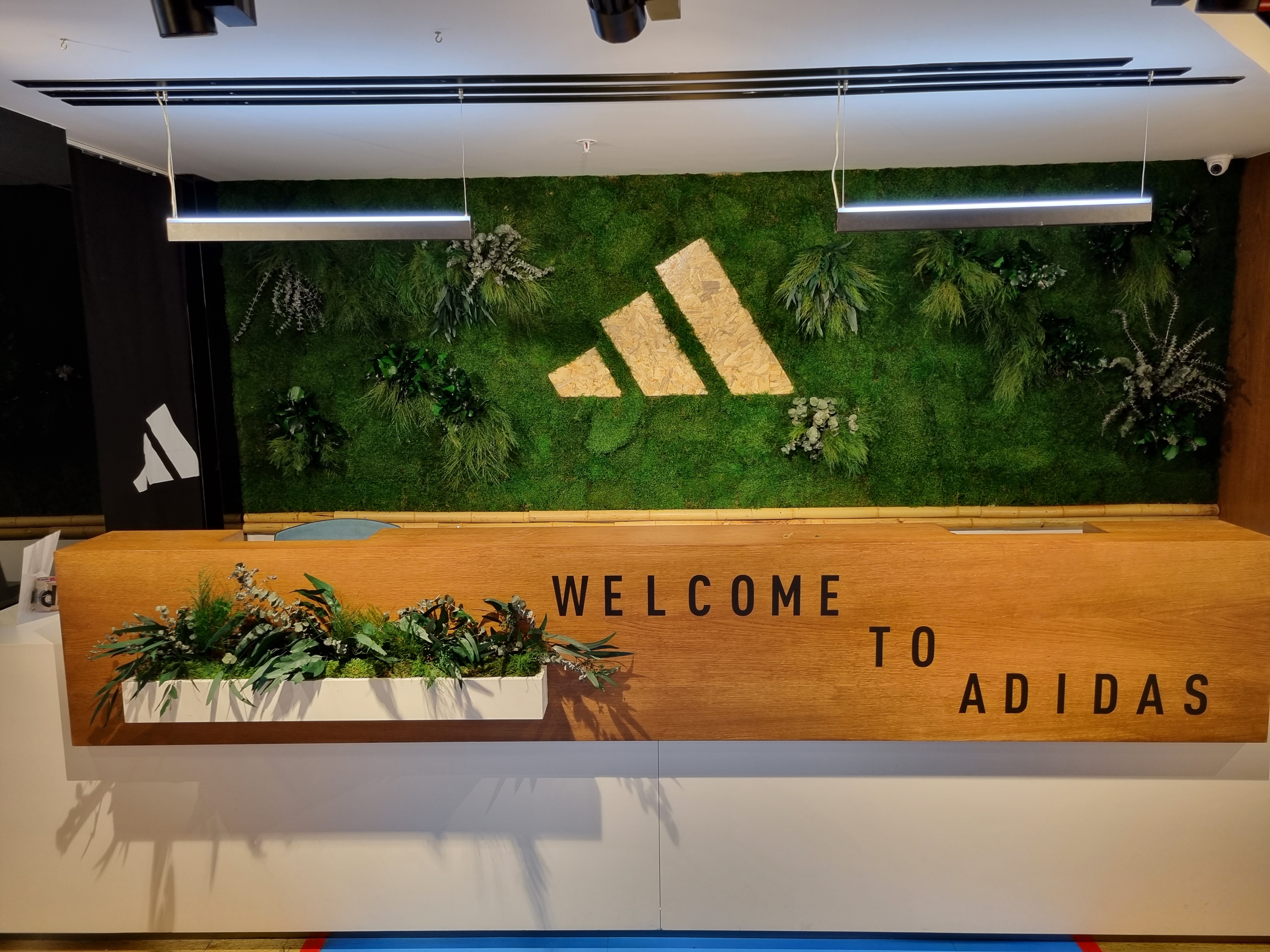 ADIDAS — Stand, Lounge & Kıosk uygulaması,